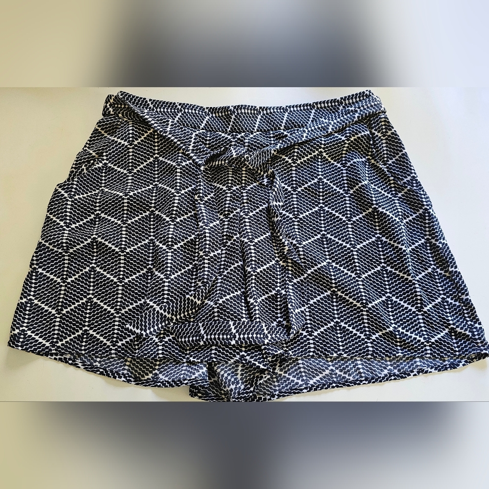Maurices Belted Shorts Blue and White Size M